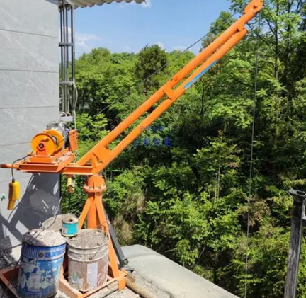 低層樓房運(yùn)料離不開室外吊運(yùn)機(jī)